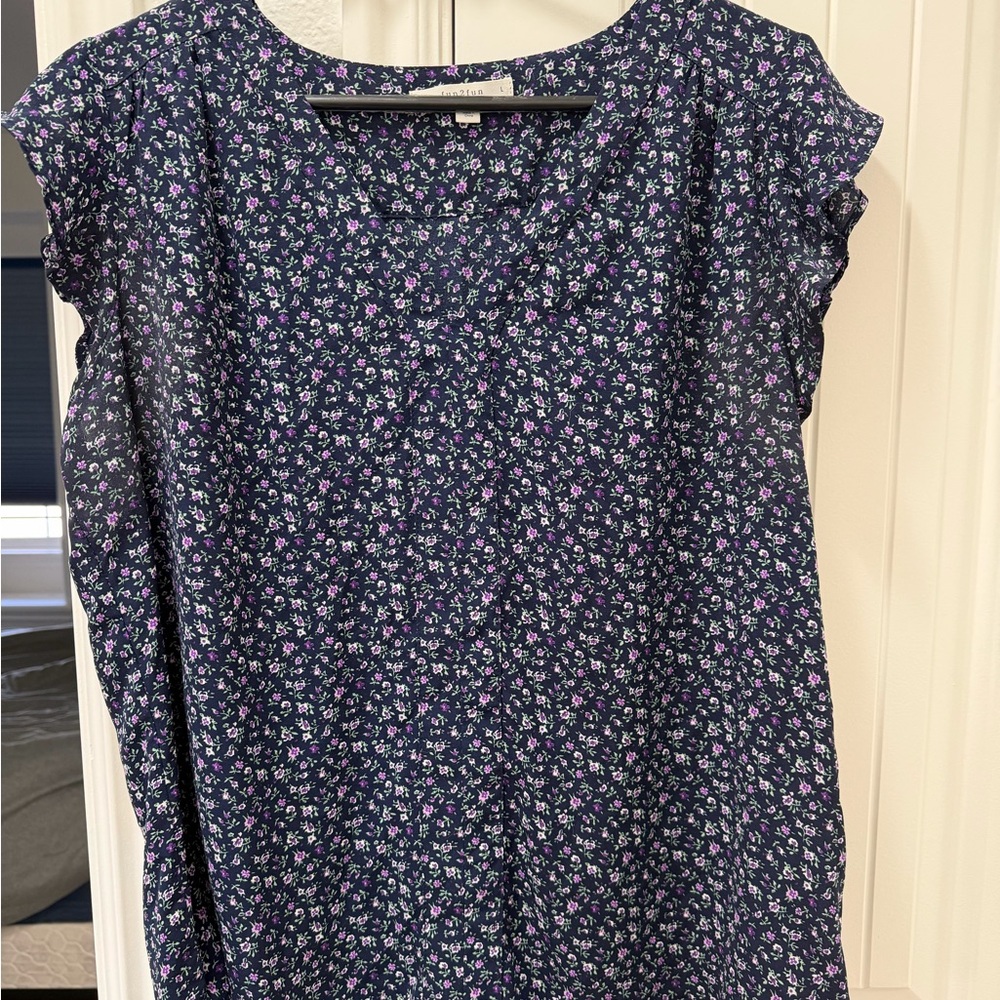 Women’s large fun to fun floral blouse